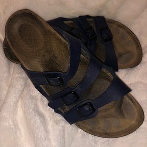 Birkenstock’s Size 40 Women’s Navy Sandal